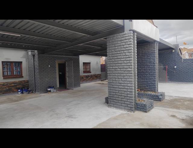 600M² BUILDING FOR SALE IN SPRINGS CENTRAL